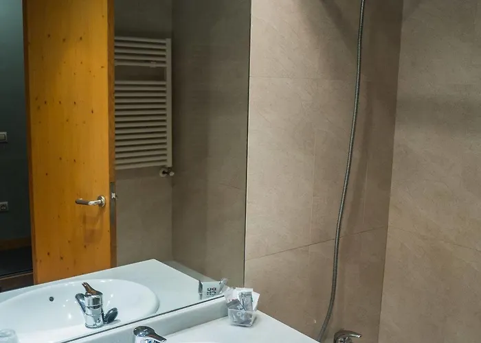 Hotell Bezana Santa Cruz De Bezana